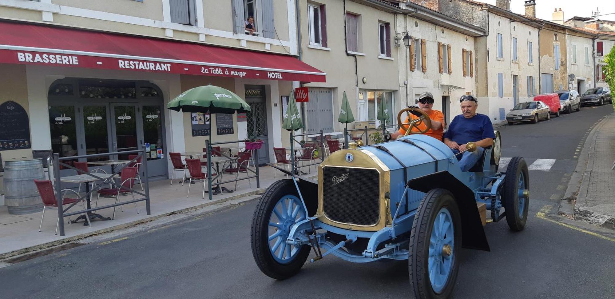 Logis Hotel Du Champ De Foire Saint-Aulaye-Puymangou Eksteriør bilde