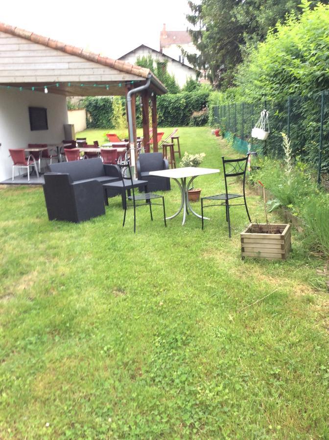 Logis Hotel Du Champ De Foire Saint-Aulaye-Puymangou Eksteriør bilde